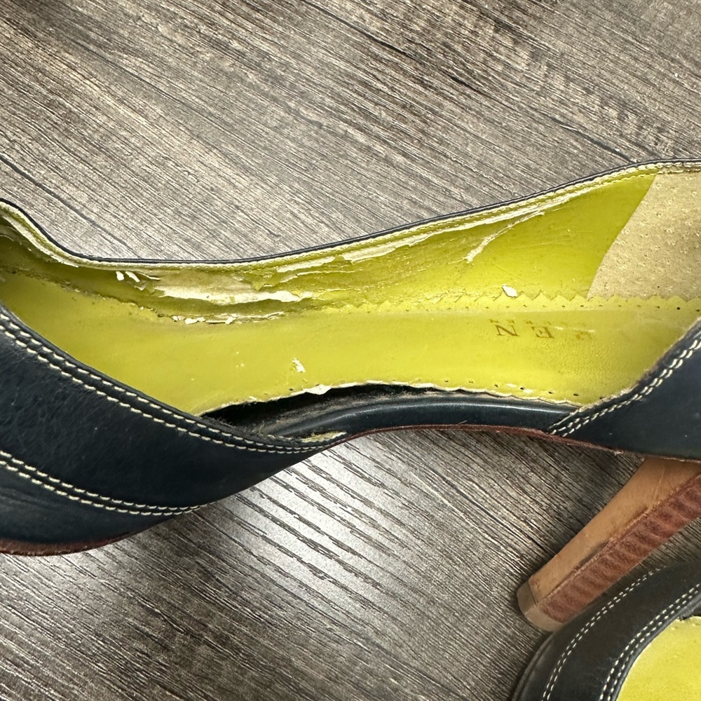 Ralph Lauren Leather Navy Pointed-Toe 3.5” Pumps with Lime Insole & Accents - Picture 2 of 9